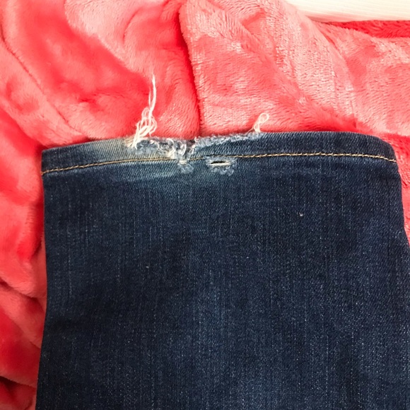 Straight Leg Guess Jeans - Picture 3 of 5